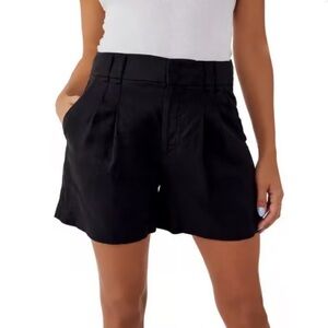 Free People Chelsea 100% Linen Shorts Size 6 in Black 4.5" Inseam NWT